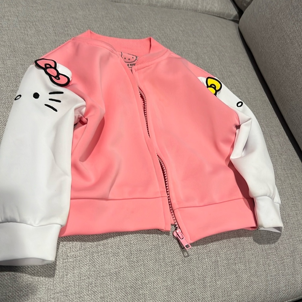 Hello kitty jacket for toddler girl size 3T. Used but looks new.